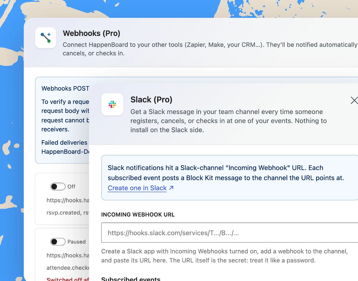 Réglages Slack de HappenBoard devant la liste des webhooks, avec les événements qui envoient un message cochés
